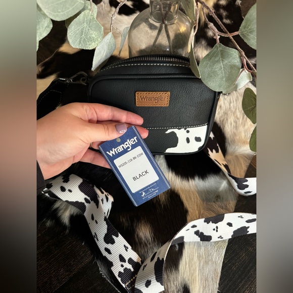 Wrangler Black and White Cow Pattern Bag - Picture 2 of 4